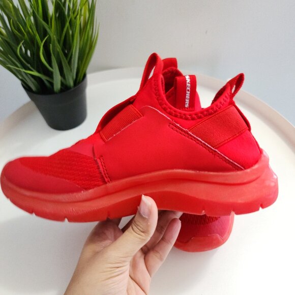 (Pre-loved) Skechers Slip-on Sneakers - Picture 8 of 11